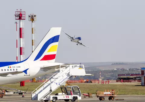 Mai mulţi parlamentari moldoveni au devenit eroi, într-un avion Air Moldova. Ce s-a întâmplat la bord