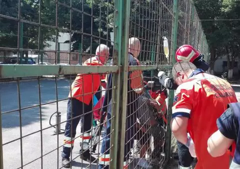 Anchetă în cazul copilului rănit grav într-un parc din Călărași. Primăria a închis locul de joacă