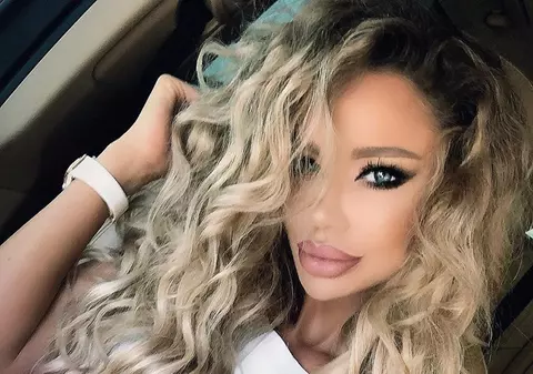 Bianca Drăgușanu s-a pozat sexy în pat. Ce i-a fost dat să audă: "Ești femeie cu copil"