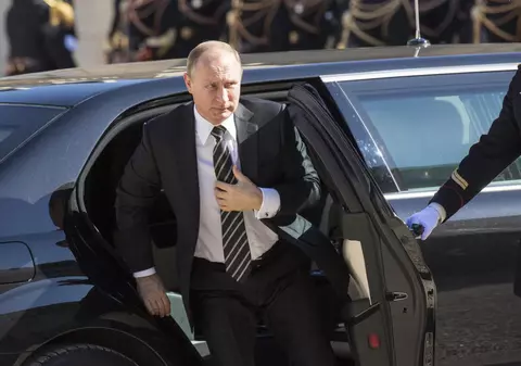 Ruși condamnați la închisoare pentru că au protestat împotriva lui Putin de ziua lui