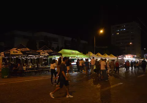 FOTO: Ce au pățit mai multe grupuri de tineri din Vaslui care au strigat ”M..e PSD” la zilele orașului