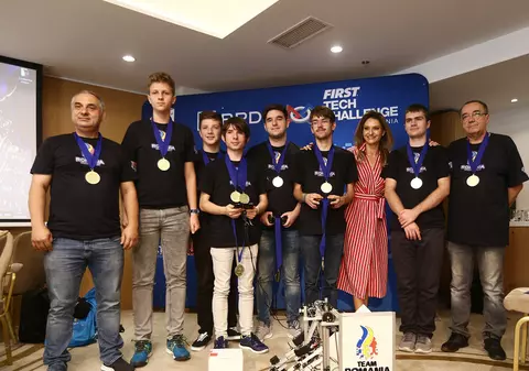 Olimpicii români la Robotică: “Adversarii noștri nici nu auziseră de România. Acum vor să vină la Hunedoara”