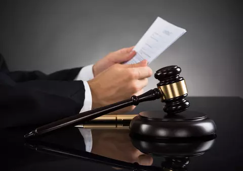 LIBERTATEA TE AJUTĂ: Excepţia inadmisibilităţii acţiunii. Cine și când o poate invoca