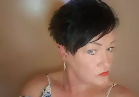 FOTO | O femeie a fost diagnosticată cu cancer după ce a postat o fotografie pe Facebook