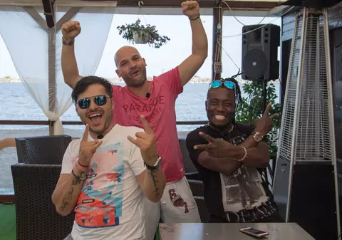 Liviu Vârciu şi Andrei Ștefănescu îi fură bucătarul lui Nea Mãrin