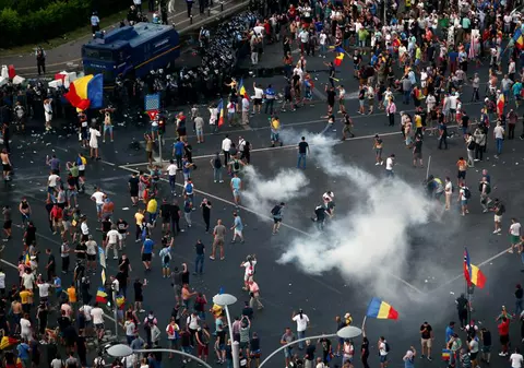 Jandarmeria Română își cumpără măști de gaze în valoare de 4.000 de euro