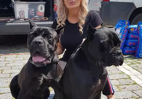 Daniela Gyorfi, în costum de baie. Ce bine se ține la 49 de ani | FOTO