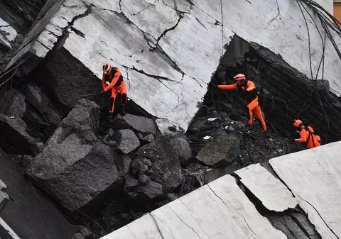 EXCLUSIV | Detalii noi despre podul prăbușit în Italia. Un inginer a semnalat încă din 2016 că podul are probleme