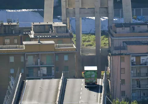 FOTO | Bilanțul morților în urma tragediei din Italia a ajuns la 40. Între 10 sau 20 de oameni sunt dați dispăruți