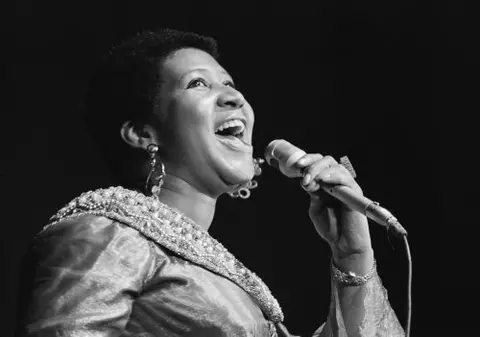 Aretha Franklin a murit, la 76 de ani. Artista se lupta de opt ani cu cancerul