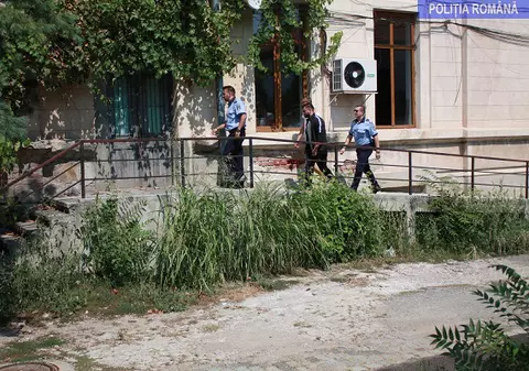 Jaf ca-n filme în Drobeta Turnu Severin. Patru hoți au coborât un seif de la etajul 4, polițiștii i-au prins în timpul „operațiunii”