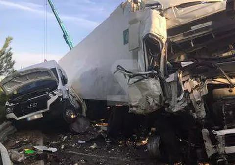 Un român a murit în timp ce repara un camion, pe o autostradă din Spania. A fost lovit în plin de un alt TIR