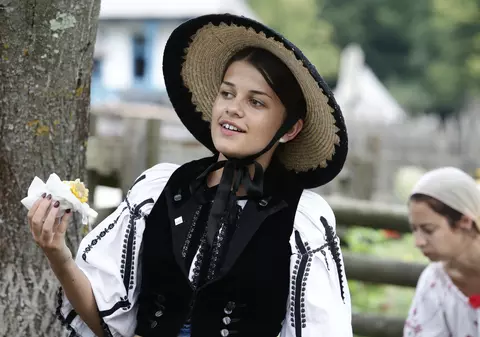 FOTO & VIDEO / Imagini spectaculoase de la Târgul creatorilor populari, la Muzeul Astra din Sibiu