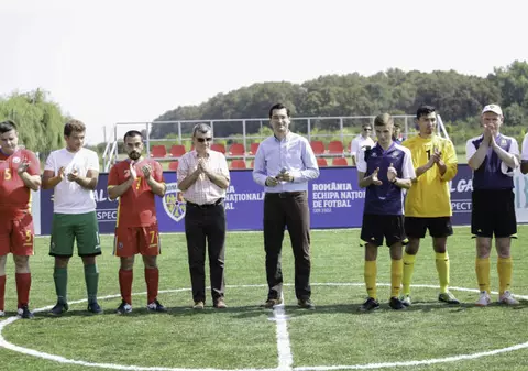 FRF a inaugurat primul teren de fotbal pentru nevăzători din România