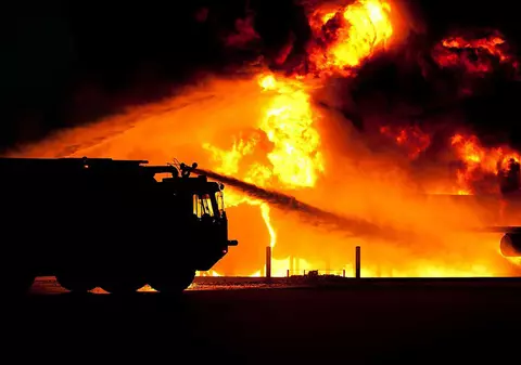 Un utilaj de deszăpezire a luat foc pe A2. Traficul este restricționat, pe sectorul Feteşti-Drajna (VIDEO)