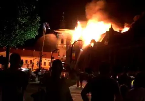 Primăria Oradea demarează o campanie de strângere de fonduri pentru refacerea Palatului Episcopiei Greco-Catolice, după incendiu