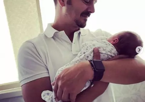 Elvira și Mihai Petre își vor boteza fetița pe 10 noiembrie. “Vin rudele din Polonia”