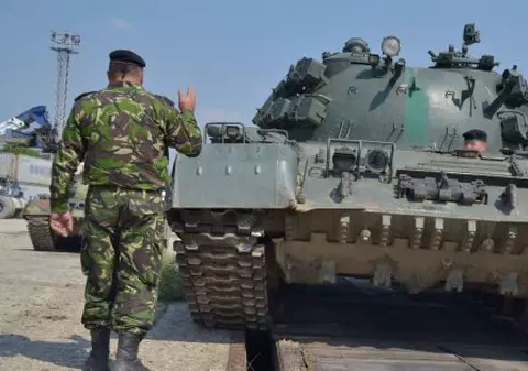 Românii din diaspora trebuie să vină în țară, în caz de război. Ce prevede proiectul MApN