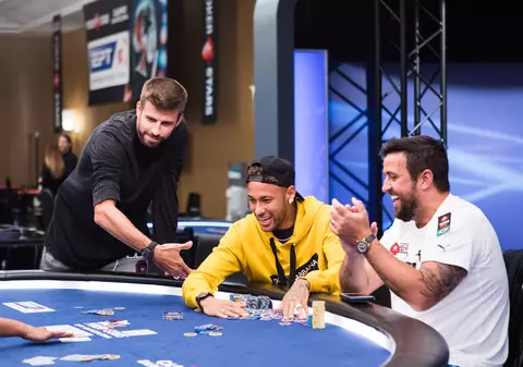 Pique și Neymar, foști colegi la Barcelona, au fost adversari la poker