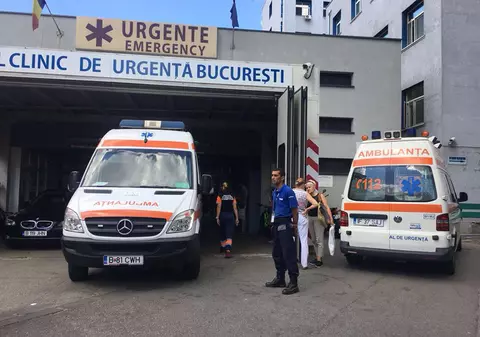 VIDEO | Mașina ministrului Carmen Dan, parcată în locul ambulanțelor la Spitalul Floreasca