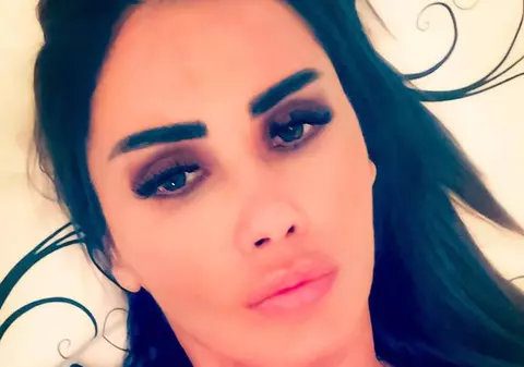 Oana Zăvoranu reacționează după violențele din Piața Victoriei. “Se luptă Lumina cu Întunericul. Mă voi ține departe de golani”