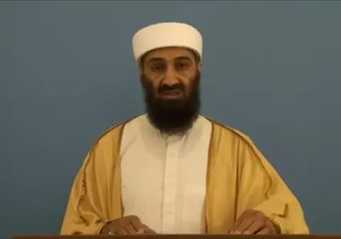 Mama lui Osama bin Laden vorbește prima dată despre fiul său. Femeia susține că liderul al-Qaida a fost spălat pe creier