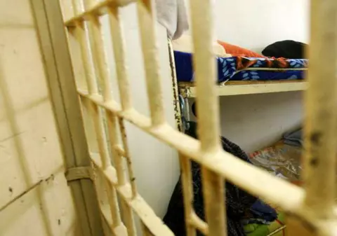 9.000 de deținuți eliberați pentru condițiile grele din pușcărie. Câți au intrat în locul lor