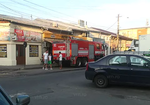 Pizzeria fostului senator PNL Dan Marian a luat foc, la Huși. Cuptorul era de vină