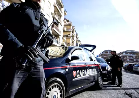 O româncă de 16 ani s-a sinucis în Italia. Fata a lăsat două mesaje de adio