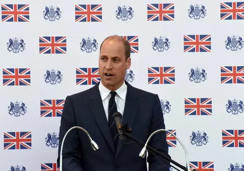 FOTO | Dialog emoționant între Prințul William și un adolescent care și-a pierdut un prieten în tragedia de la Grenfell Tower