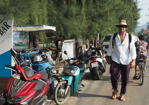 Cum își petrece Radu Vâlcan timpul liber în Thailanda, la filmările de la Insula Iubirii | FOTO