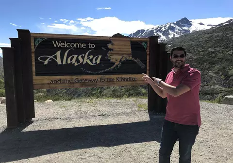 VIDEO / Răzvan Pascu, cel mai cunoscut consultant în turism, a venit la Trips&Tricks. Vorbim despre călătorie ca un mod de viață, dar și despre secrete din ultima lui călătorie în Israel