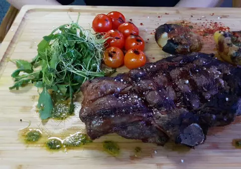 REPORTAJ. Unde se mănâncă bine în București la prețuri decente