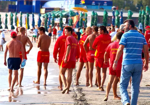 UPDATE: Încă un bărbat s-a înecat pe litoral.  Al treilea deces într-un singură zi