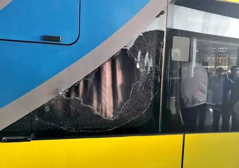 Autocarul celor de la San Lorenzo a fost spart de fanii echipei adverse. Nimeni n-a fost rănit