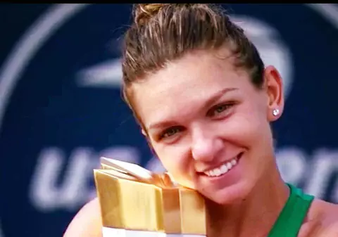 Simona Halep, locul 2 în topul lunii august. Naomi Osaka, votată cea mai bună din circuitul WTA
