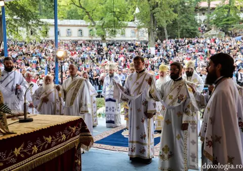 Peste 100 de persoane au avut nevoie de îngrijiri medicale în timpul pelerinajului de la Nicula