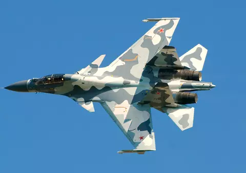 Două avione de luptă rusești Su-30 Flanker, interceptate deasupra Mării Negre
