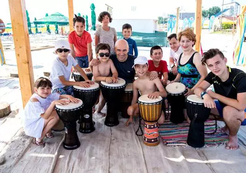 Tobele africane au fost furate de pe plaja terapeutică din Mamaia. Anunțul făcut de psihologul Adrian Gemănaru