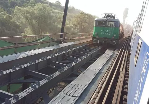 Trenurile între Craiova și Caracal circulă deviat, după deraierea unui tren de marfă. Ce întârzieri înregistrează