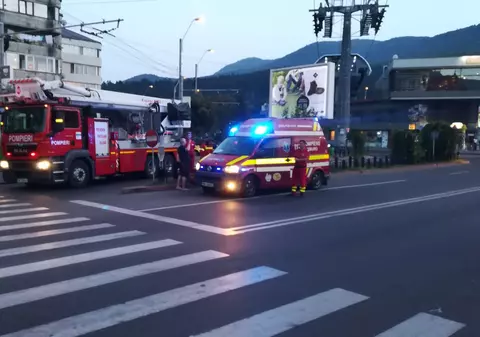 Scene dramatice la Piatra Neamț. 16 persoane, blocate în telegondolă