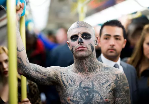 FOTO/ Rick Genest, cunoscut ca Zombie Boy, un manechin cunoscut pentru tatuajele sale, s-a sinucis la 32 de ani