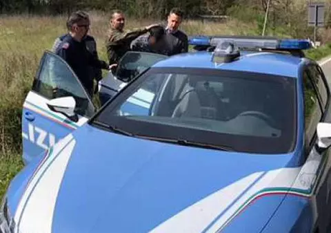 Infractor român descoperit în Italia, ascuns în dulapul cu haine al fiicei sale. Era dat în urmărire internațională