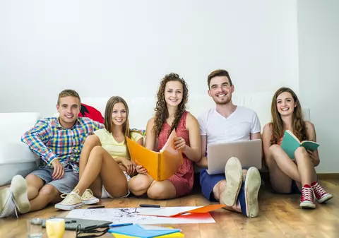 ANALIZĂ / S-a deschis sezonul cazărilor studențești. Iată cât sunt chiriile în marile orașe din România