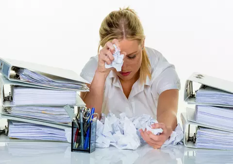 Ce este Sindromul Burnout, de care suferă multe vedete din România. Psihologul Libertatea explică de ce apare sindromul epuizării profesionale