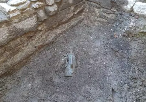 Comoară uriașă descoperită sub un teatru italian. Monede de aur din secolul al 5-lea, în valoare de milioane de euro, găsite îngropate într-o oală