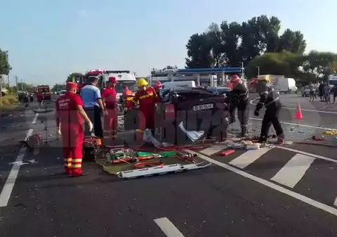 Accident grav pe DN 2, sâmbătă dimineață. Un mort și trei răniți. A fost solicitat elicopterul SMURD