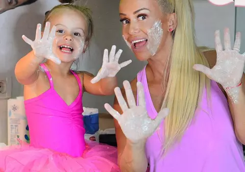 Scene de senzație cu Anda Adam și fiica ei. Ce au făcut mama și fiica pe scenă | FOTO