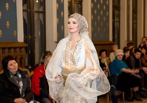 Ia românească, prezentată la Paris Fashion Week, cel mai prestigios eveniment mondial de modă