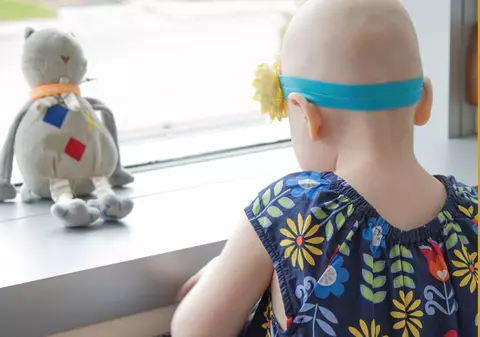 Septembrie este luna conștientizării cancerului în rândul copiilor. Trimite SMS la 8828 și salvează o viață!